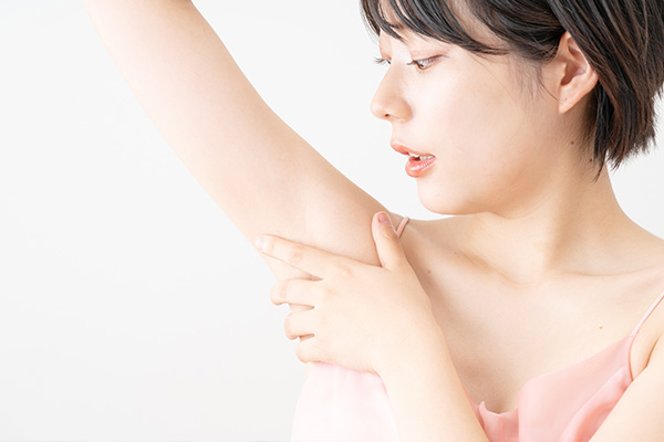 ワキガでお悩みの女性